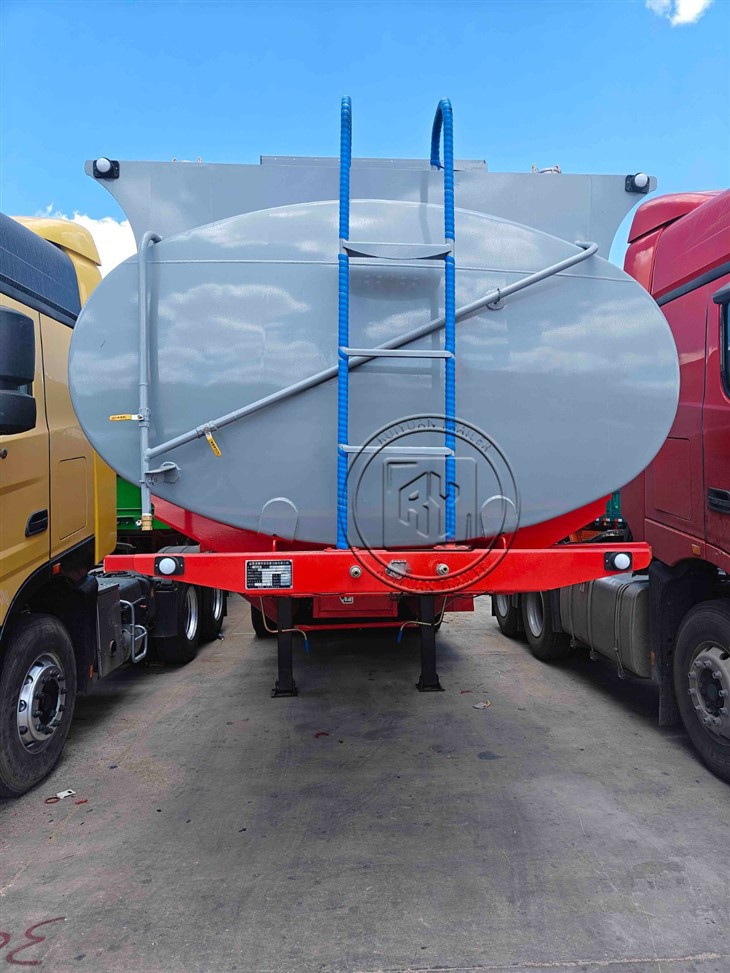 Three-axle Red Carbon Steel Tank Trailer